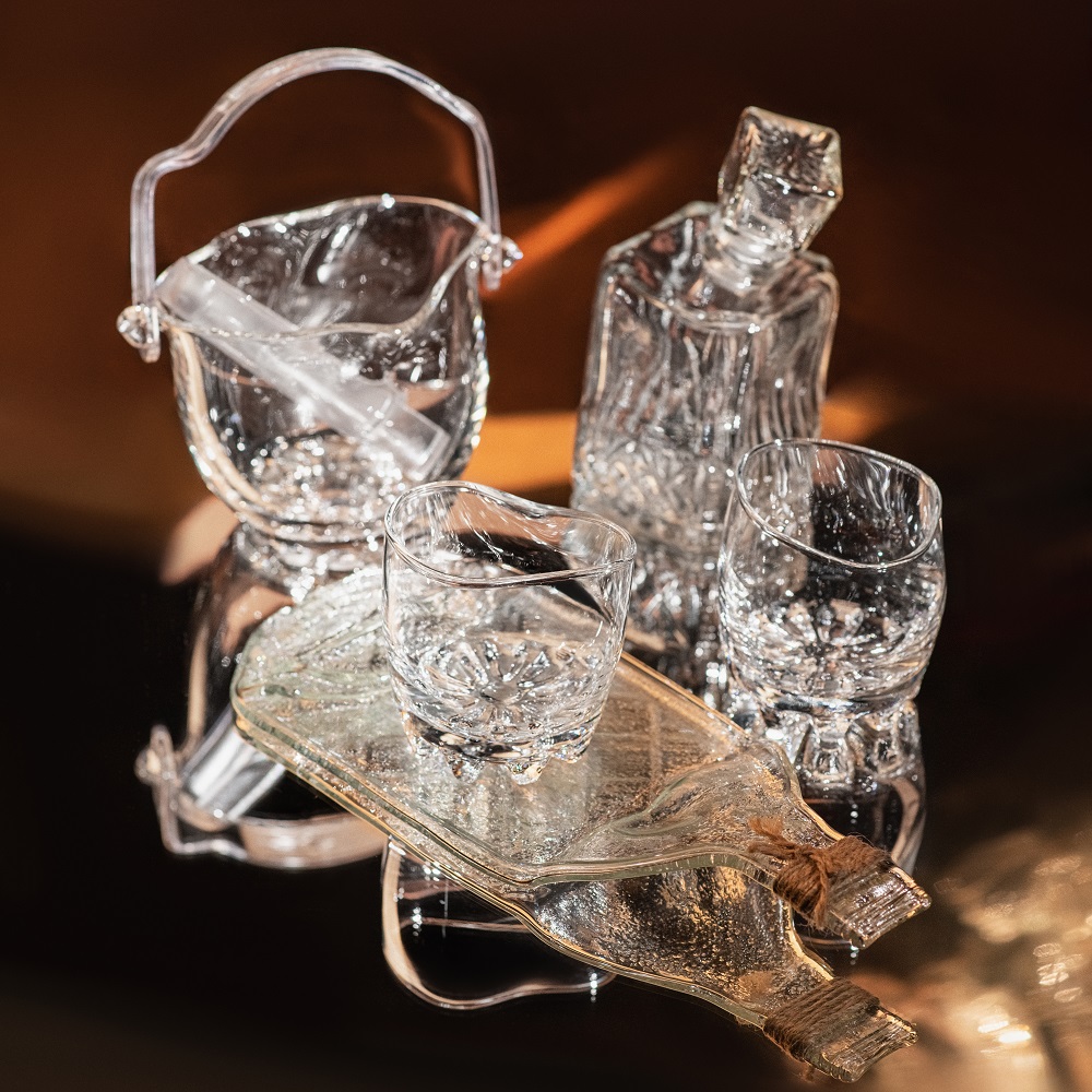 фото Набор из двух бокалов для виски с рифленым дном с графином, с блюдом и ведерком для льда хмельное стекло