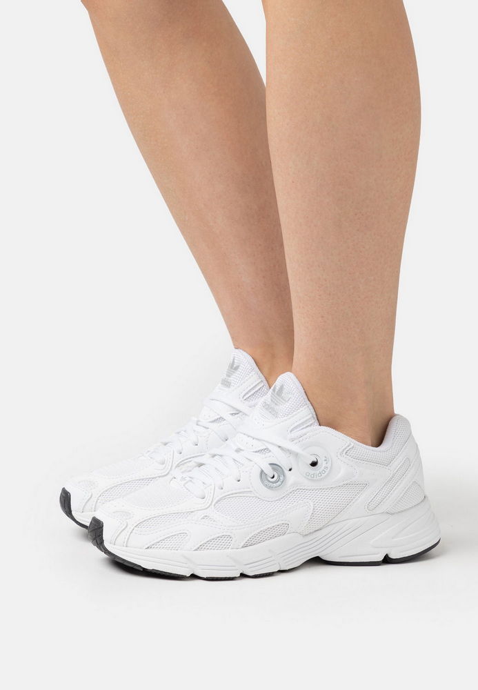 

Кроссовки женские Adidas Originals AD111A2AS белые 47 1/3 EU, Белый, AD111A2AS