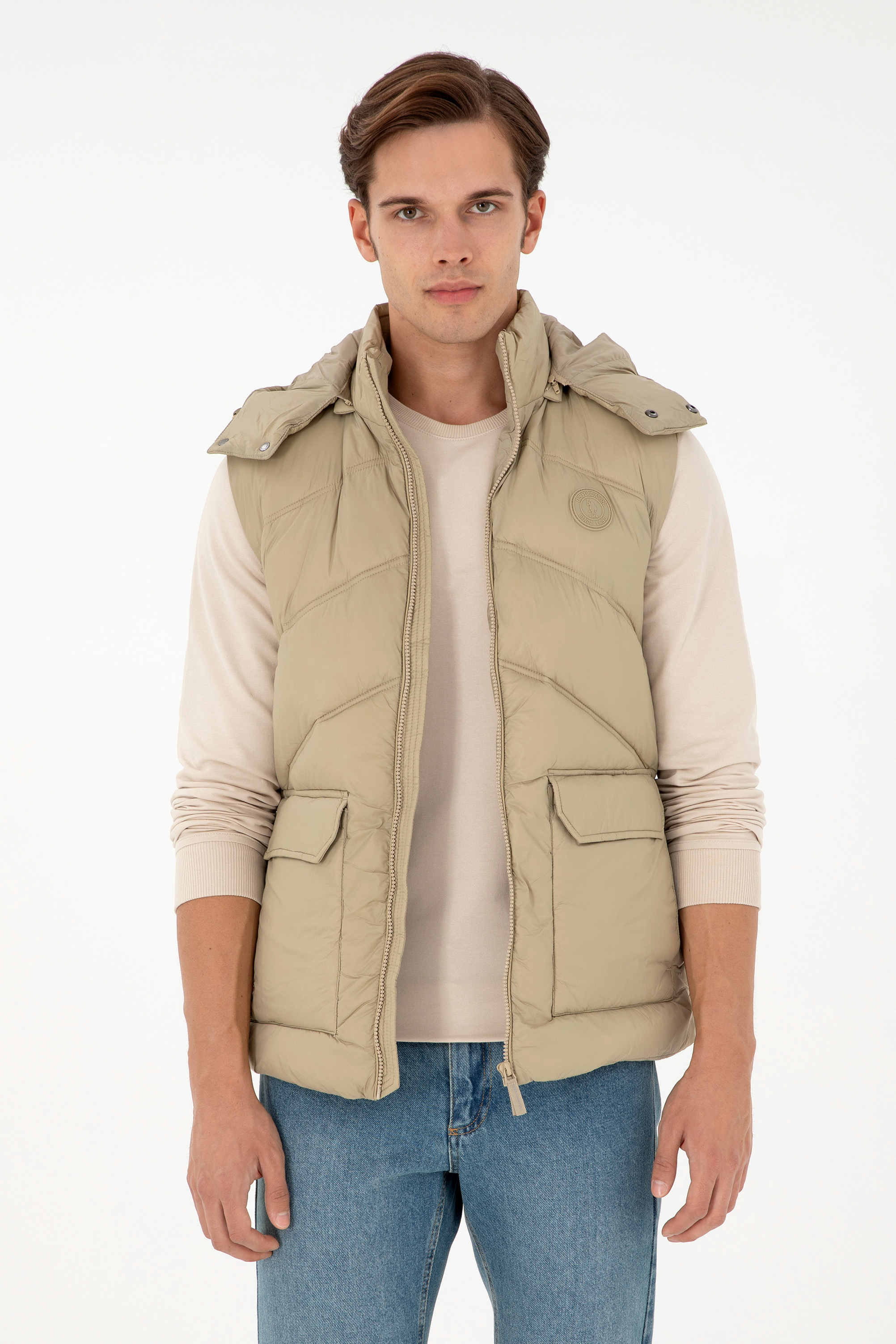 

Утепленный жилет мужской U.S. POLO Assn. G081SZ0100TETE бежевый 60 RU, G081SZ0100TETE