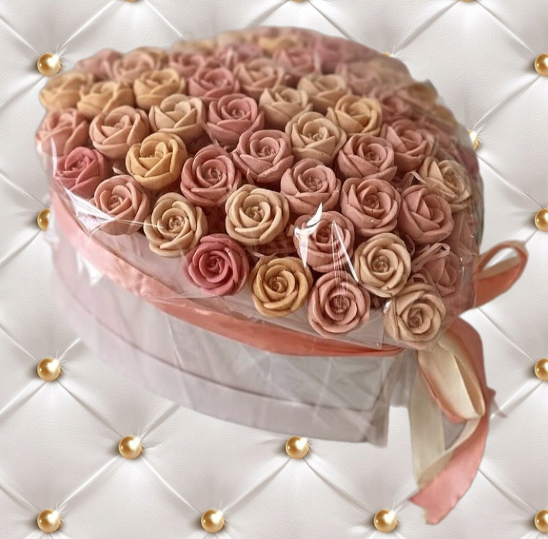 

Шоколадные розы ShokoTrendy в коробке сердце, 51 шт, 612 г