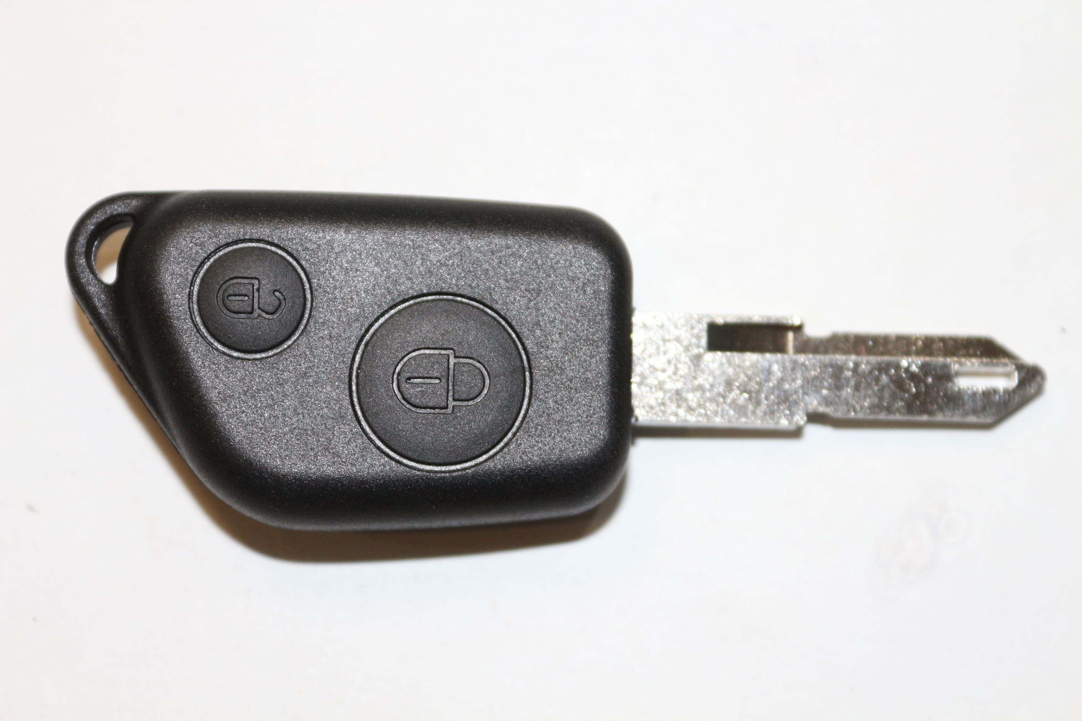 

Ключ зажигания Autokey, заготовка для Peugeot, дист. в сборе (2 кнопки, БАТ), Для разных моделей автомобилей Peugeot
