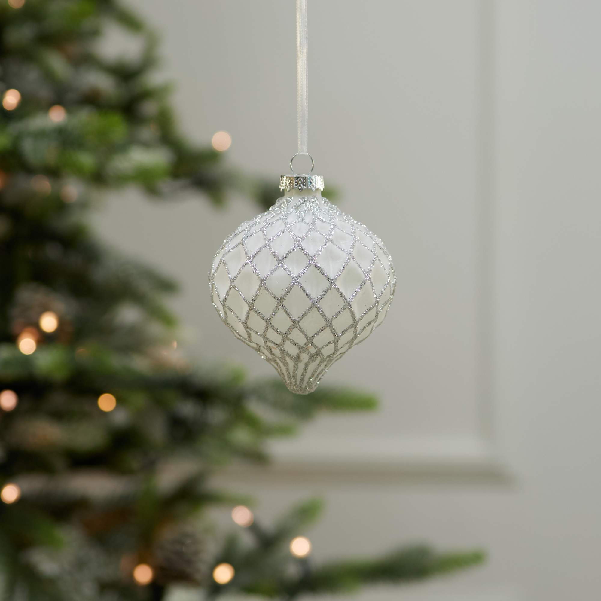 Елочная игрушка Лавка чудес Морозный туман 1 штука белая 480₽