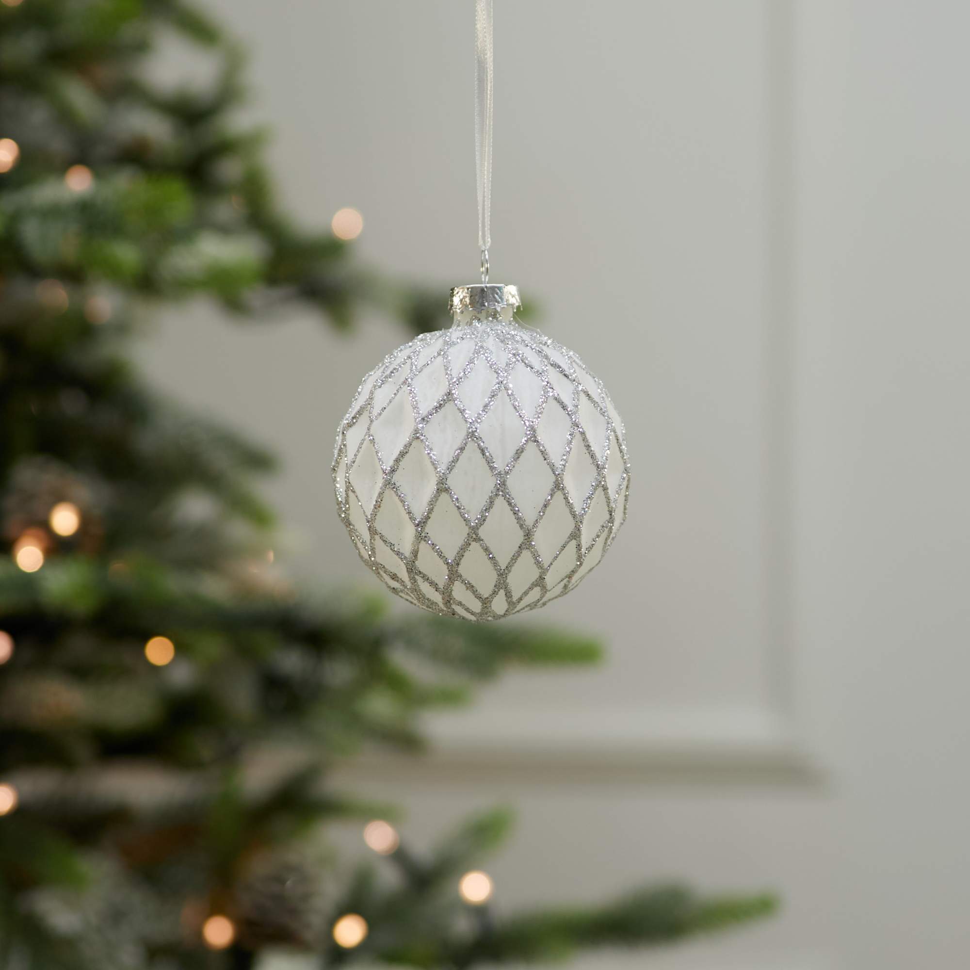 Елочная игрушка Лавка чудес Морозный туман 1 штука белая 470₽