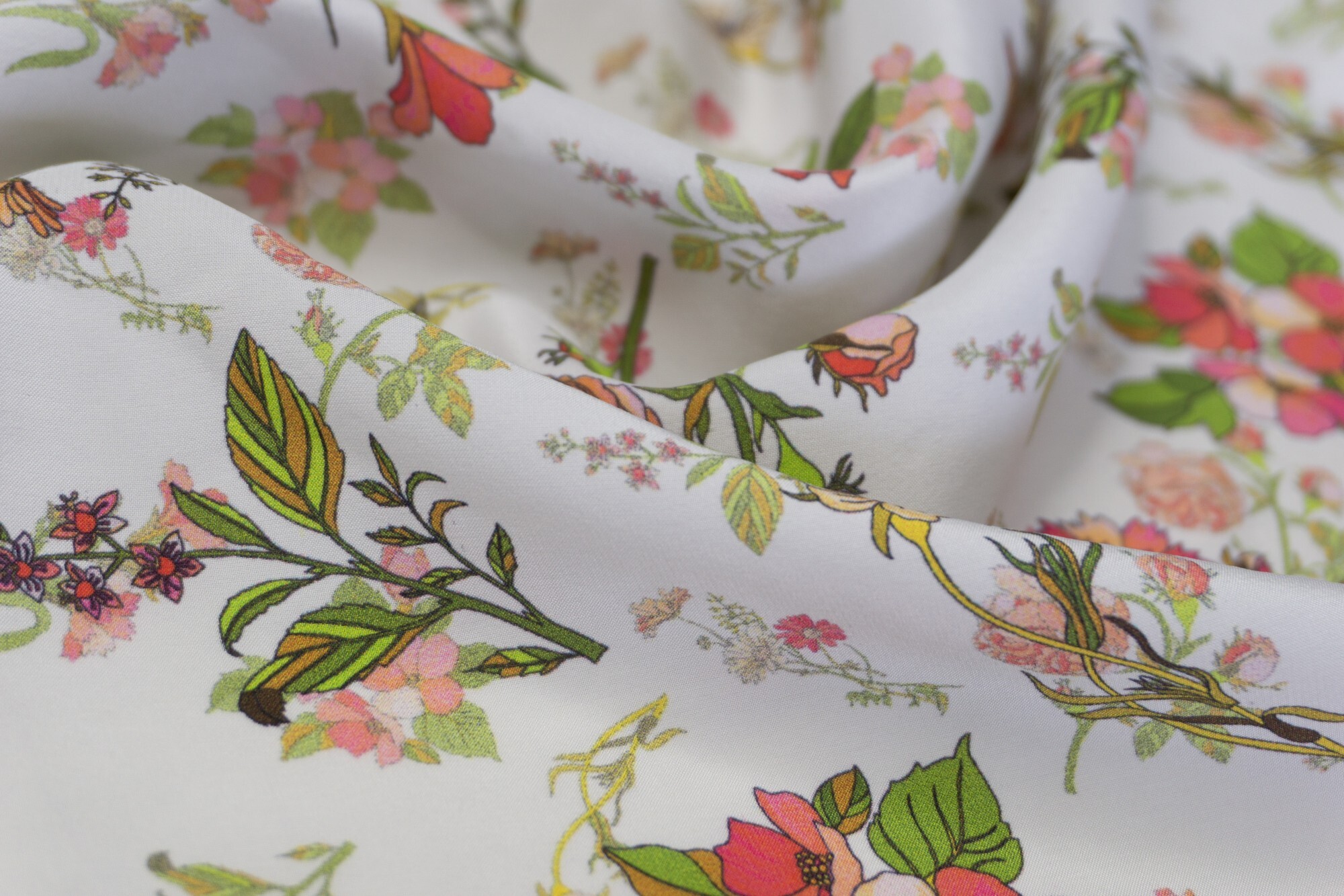 

Ткань UNOFABRIC 18236 шелк крепдешин цветочки на серо-голубом, Серый
