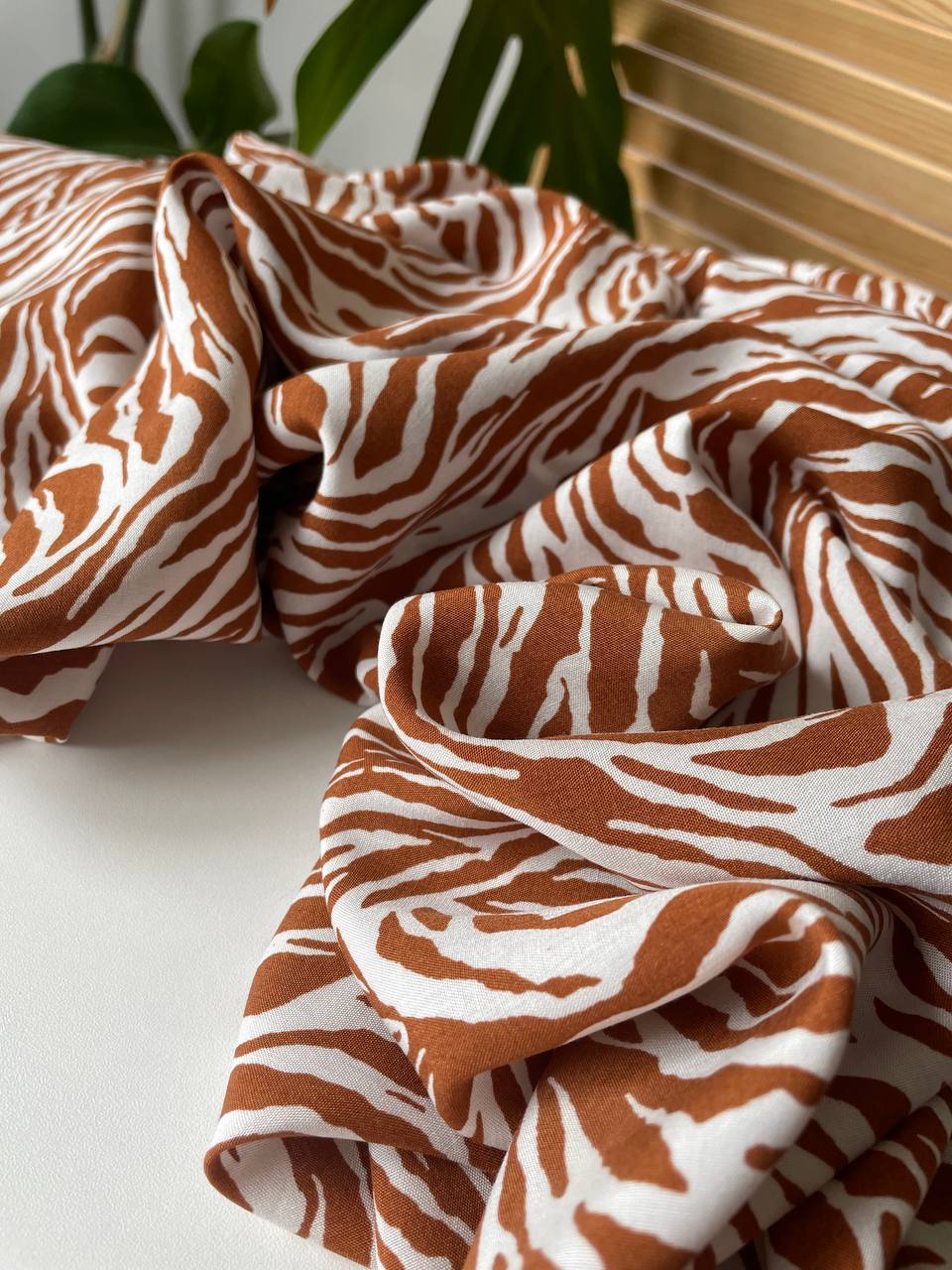 Ткань штапель зебра MamiMa fabric 04467 бежевый белый, отрез 100x144 см