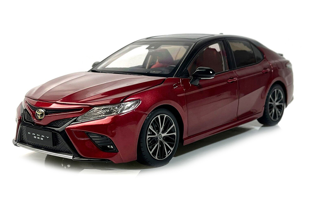 Модель коллекционная Toyota camry gt sport V6 V70 2018 red / тойота камри гт спорт красный