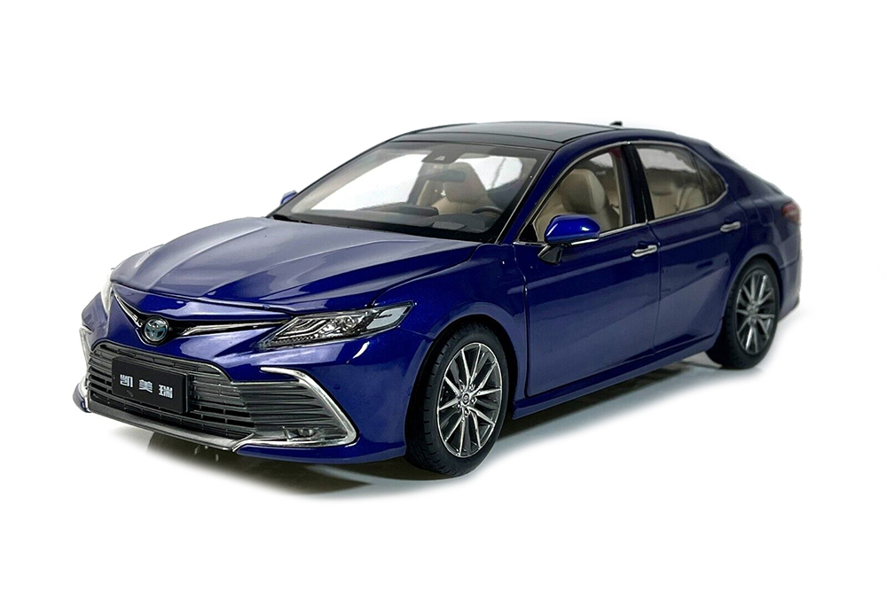 Модель коллекционная Toyota camry (V70) hybrid xle 2021 blue / тойота камри гибрид синий