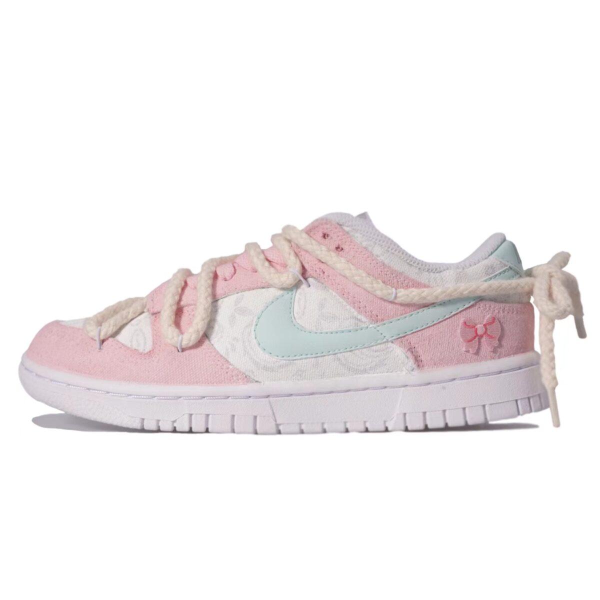 

Кеды унисекс Nike Dunk Low ess vlad розовые 40.5 EU, Розовый, Dunk Low ess vlad
