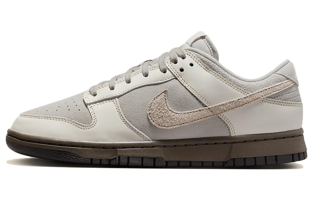 

Кеды унисекс Nike Dunk Low Ironstone белые 40.5 EU, Белый, Dunk Low Ironstone