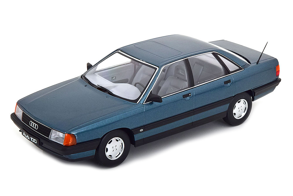 Модель коллекционная Audi 100 C3 saloon 1989 turquoise-metallic / ауди 100 зеленый