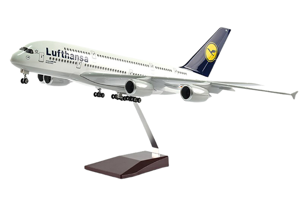 

Airbus A380 lufthansa / модель самолета A380 эйрбас люфтганза (с освещением салона на шасс, Белый