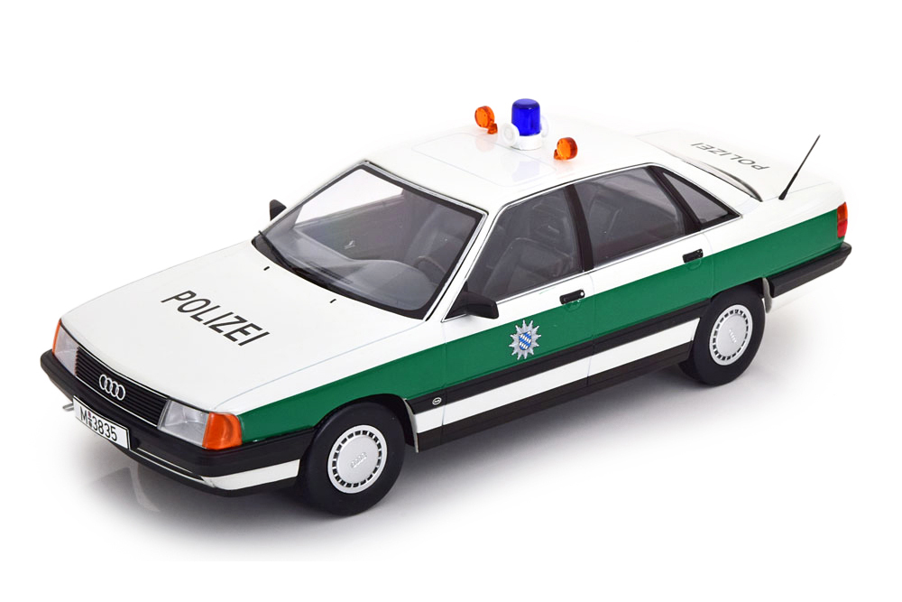 Модель коллекционная TRIPLE 9 Audi 100 C3 police 1989 / ауди полиция белый с зеленым