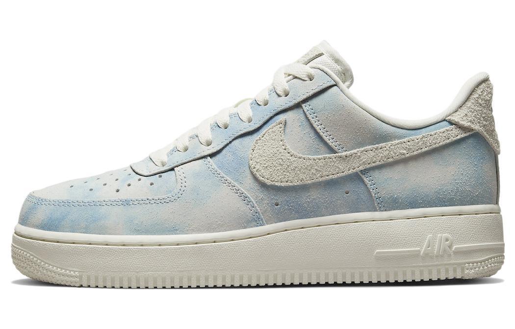 

Кеды унисекс Nike Air Force 1 Low Tread in the Clouds голубые 44.5 EU, Голубой, Air Force 1 Low Tread in the Clouds