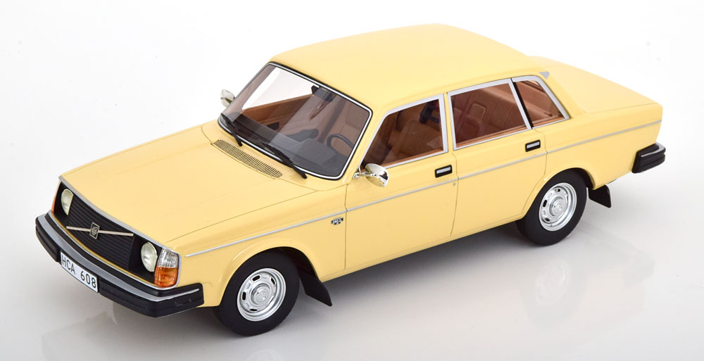 

Модель коллекционная CULT SCALE Volvo 244DL saloon 1975 creme, Желтый