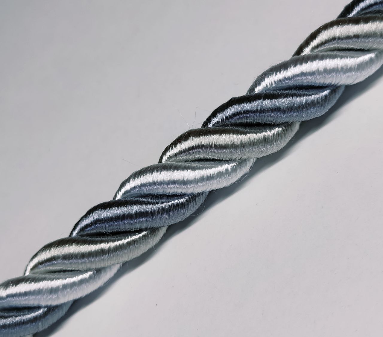 

Шнур декоративный idealtex 15Ш-42-13.4 , длина 42 м, диаметр 15 мм, Серый;белый, 15ш13.4