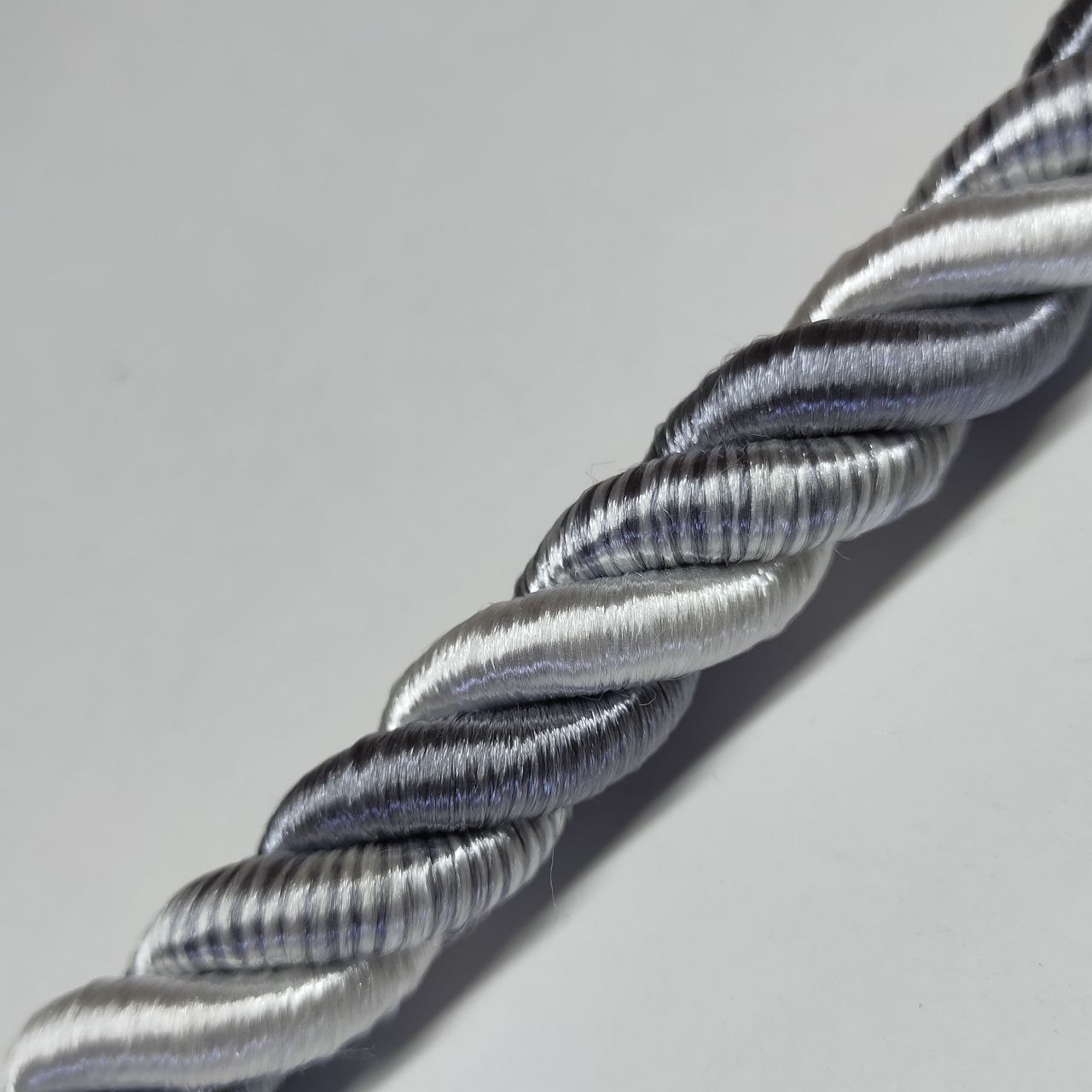 

Шнур декоративный idealtex 15Ш-20-13.2, длина 20 м, диаметр 15 мм, Серый;белый, 15ш13.2