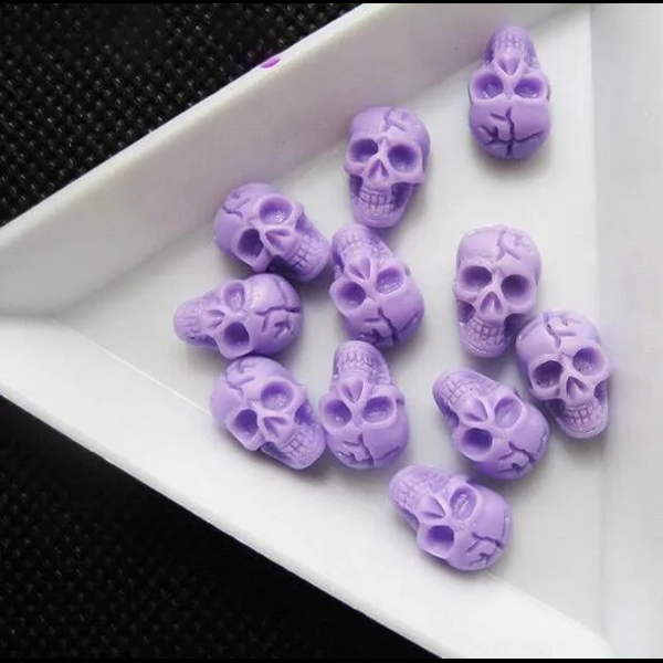 Фигурки для дизайна ногтей LOKIE 3D череп 20шт