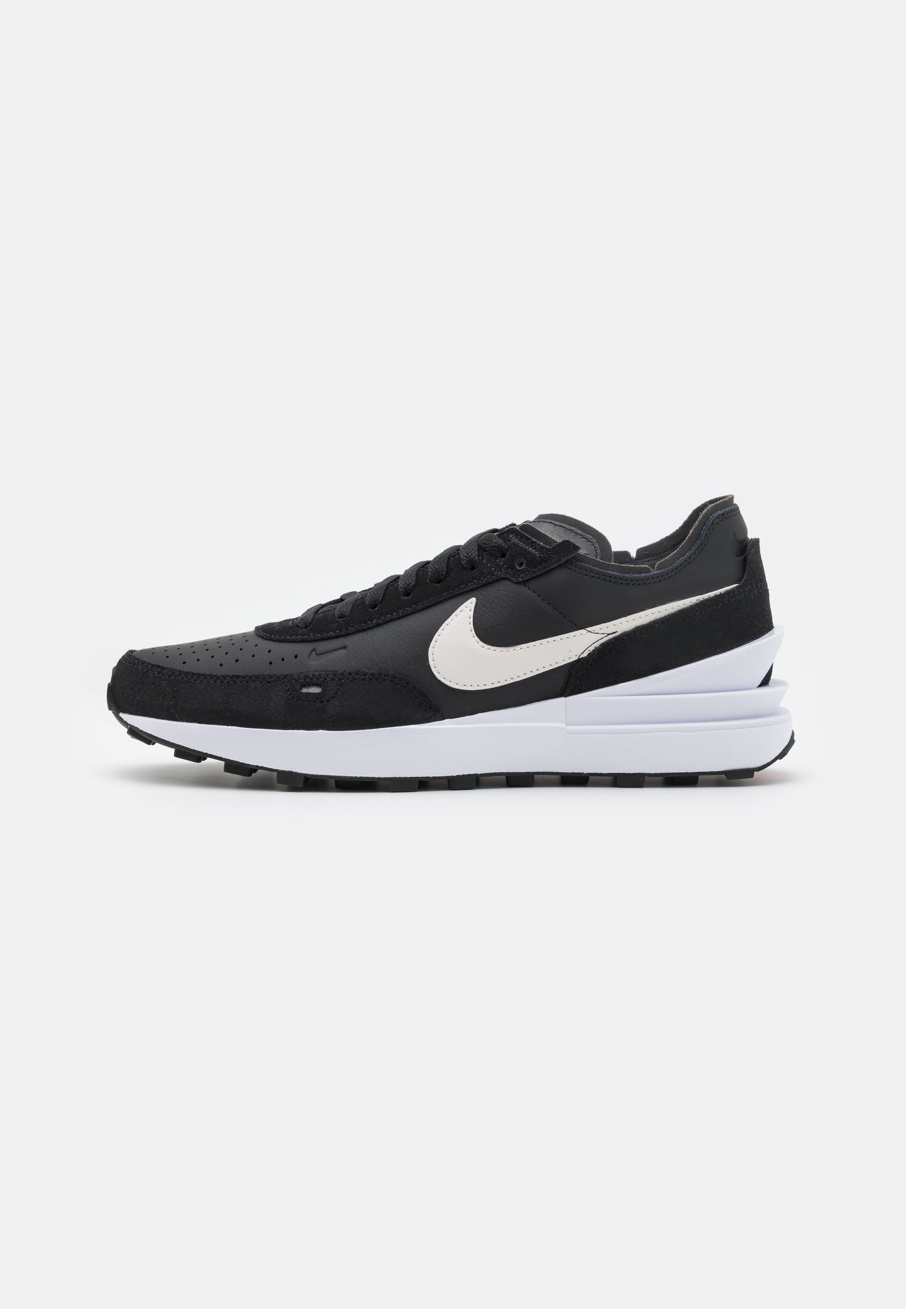 

Кроссовки мужские Nike Sportswear Waffle One черные 38.5 EU (доставка из-за рубежа), Черный, Waffle One