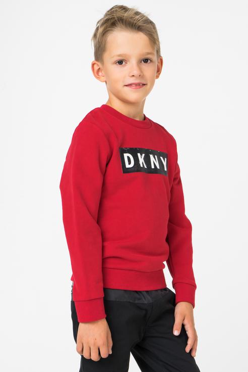 

Свитшот для мальчика DKNY, цв.красный, р-р 126, D25C08/975 FW18/19