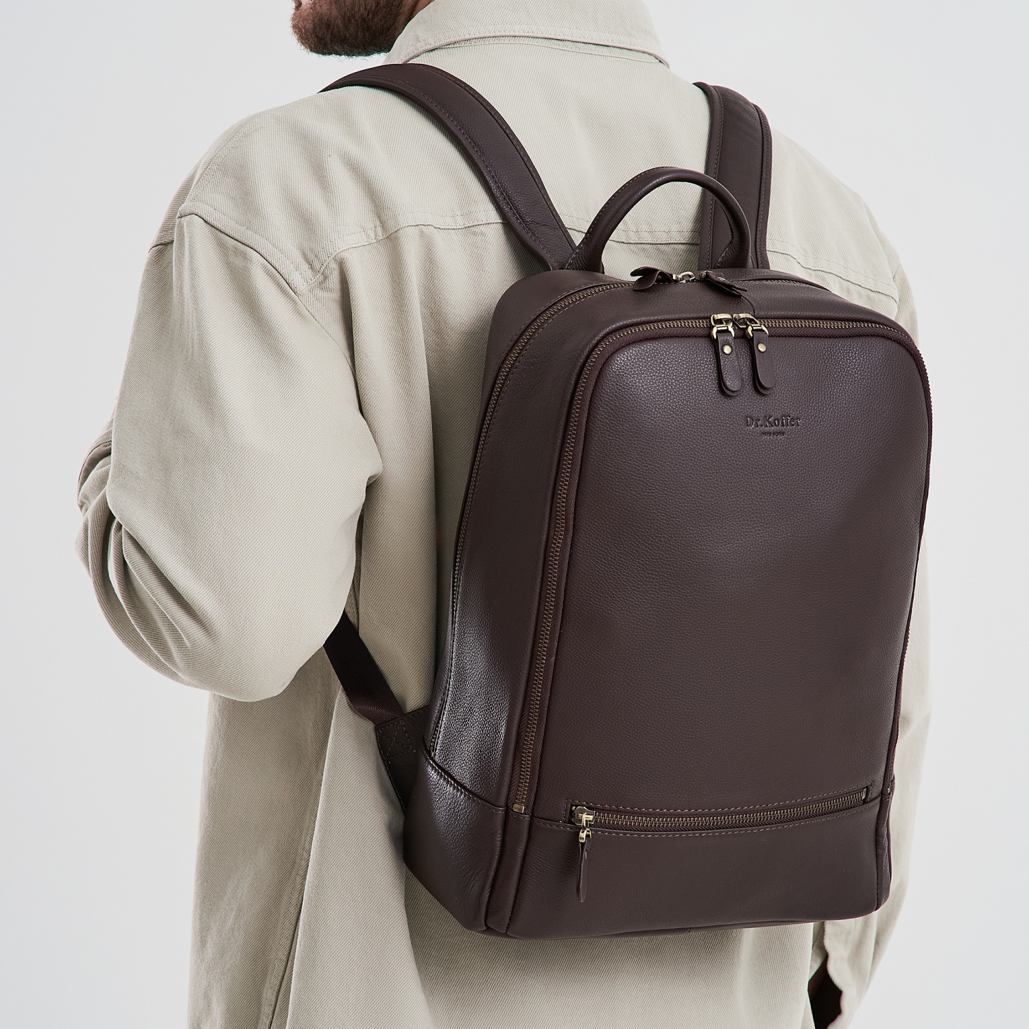 

Рюкзак мужской Dr.Koffer B402623-260-09 коричневый, 28х11х38 см, B402623-260-09