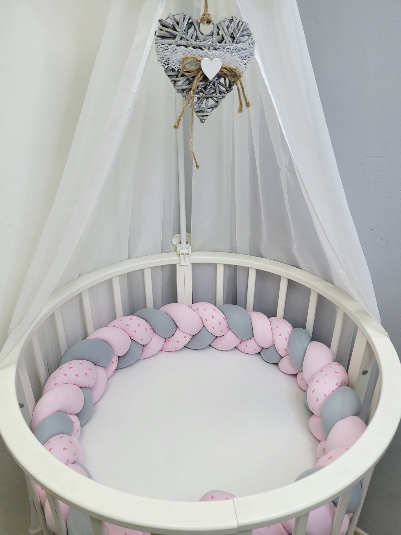 Подушка бортик для кроватки Косичка трикотажная светло-розовый, серый, 230х16 см