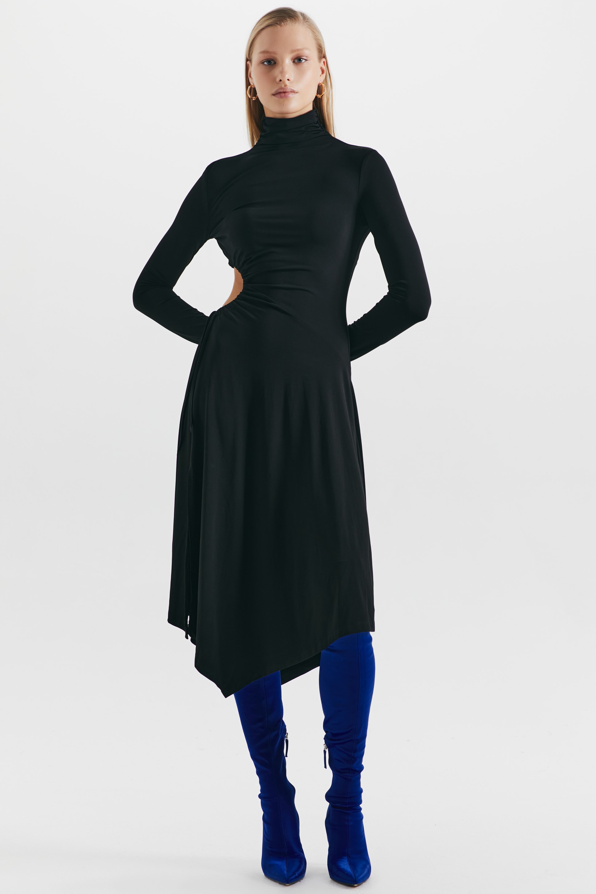 

Платье женское LOVE REPUBLIC 1451141547 черное 42 RU, 1451141547