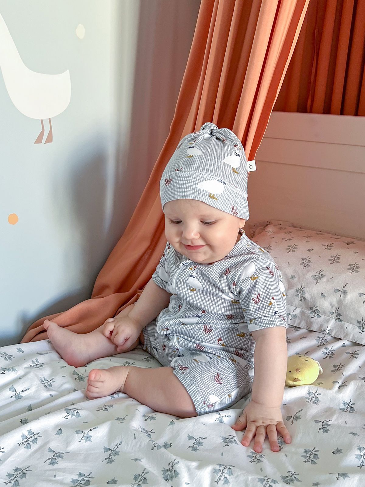 

Шапка детская Mjolk 2212, серый, бордовый, белый, onesize, Разноцветный, 2212