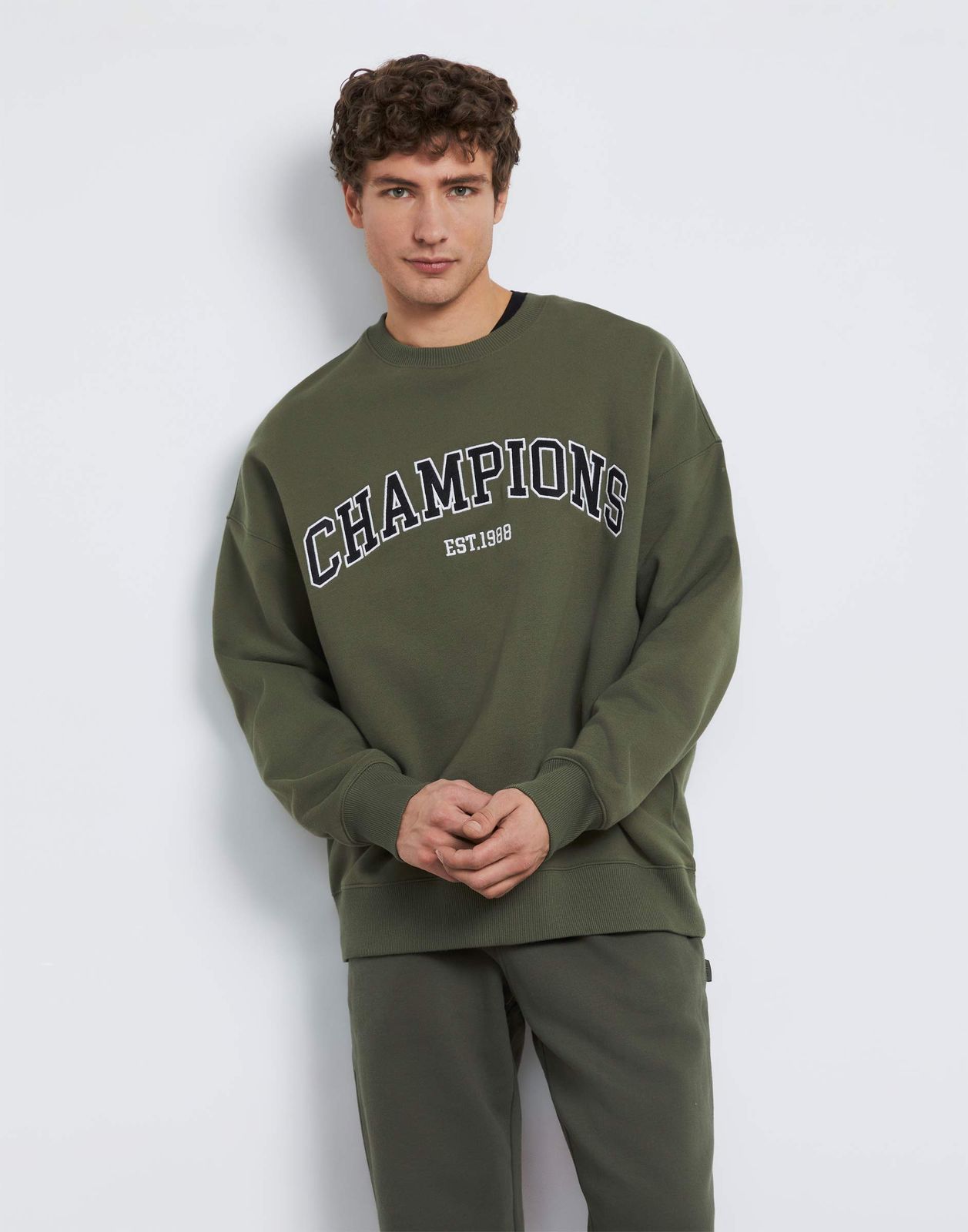 

Свитшот мужской Gloria Jeans BAC012188 хаки XS-S (40-46), BAC012188