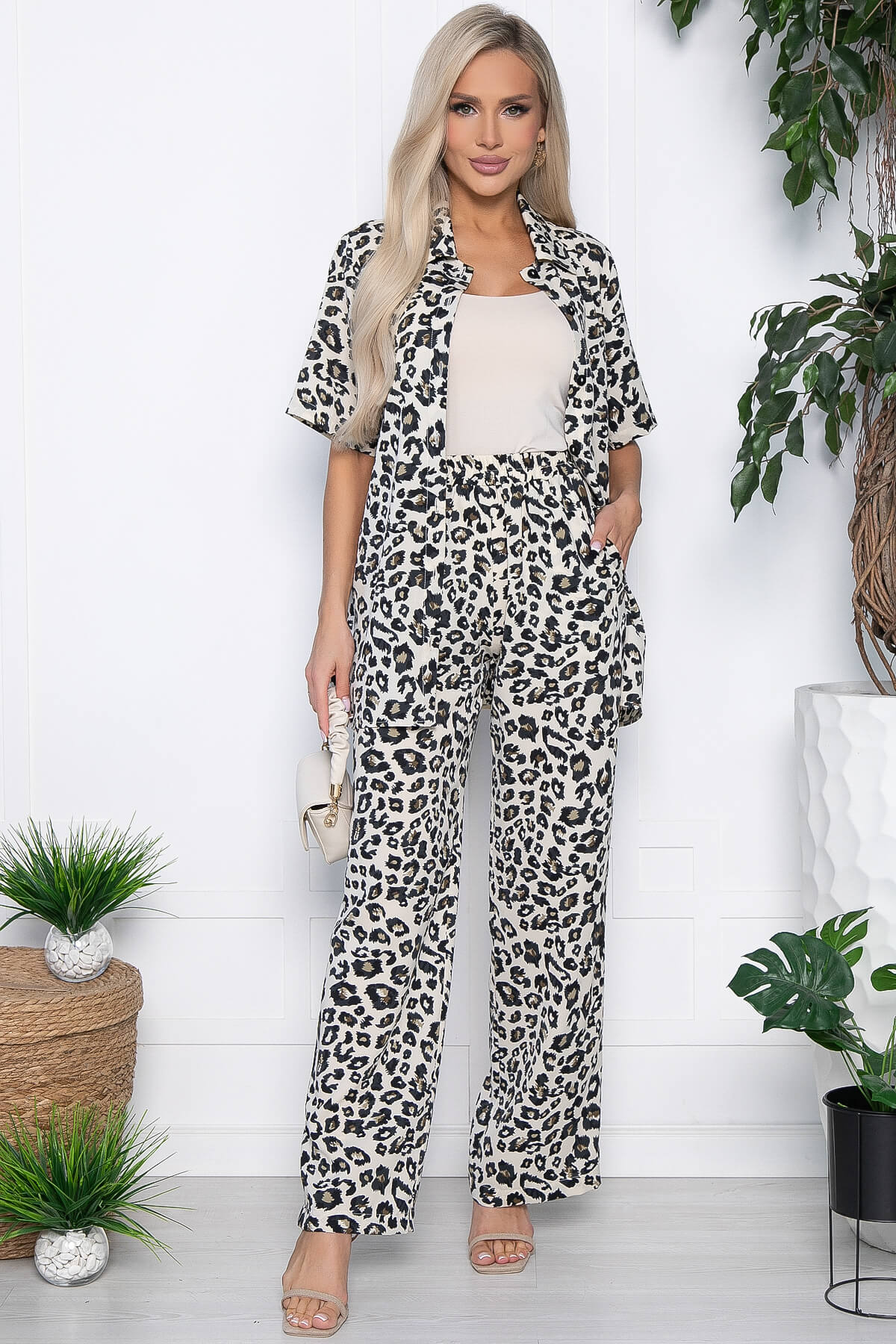 

Костюм женский LT Collection Эмира разноцветный 48 RU, Эмира