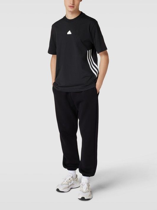 

Футболка мужская Adidas Sportswear 1699289 черная S (доставка из-за рубежа), Черный, 1699289