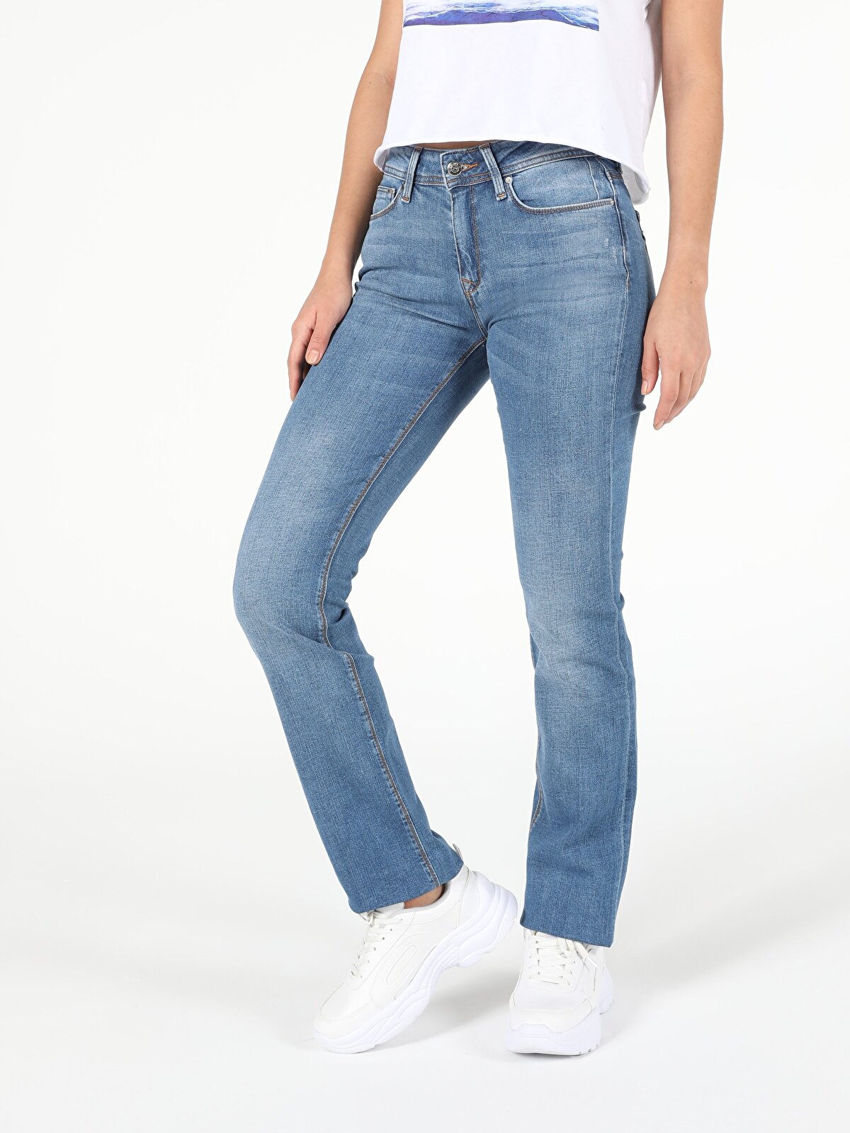 

Джинсы женские Colins CL1051962_Q1.V1_DN08026 голубые 28-32 INT, CL1051962_Q1.V1_DN08026