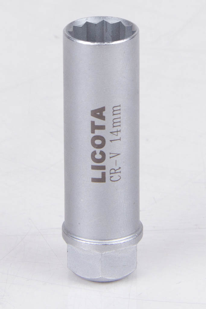 

Licota - Головка Свечная Пружинная 14 Мм 3/8 12гр. Licota арт. atf-4006a
