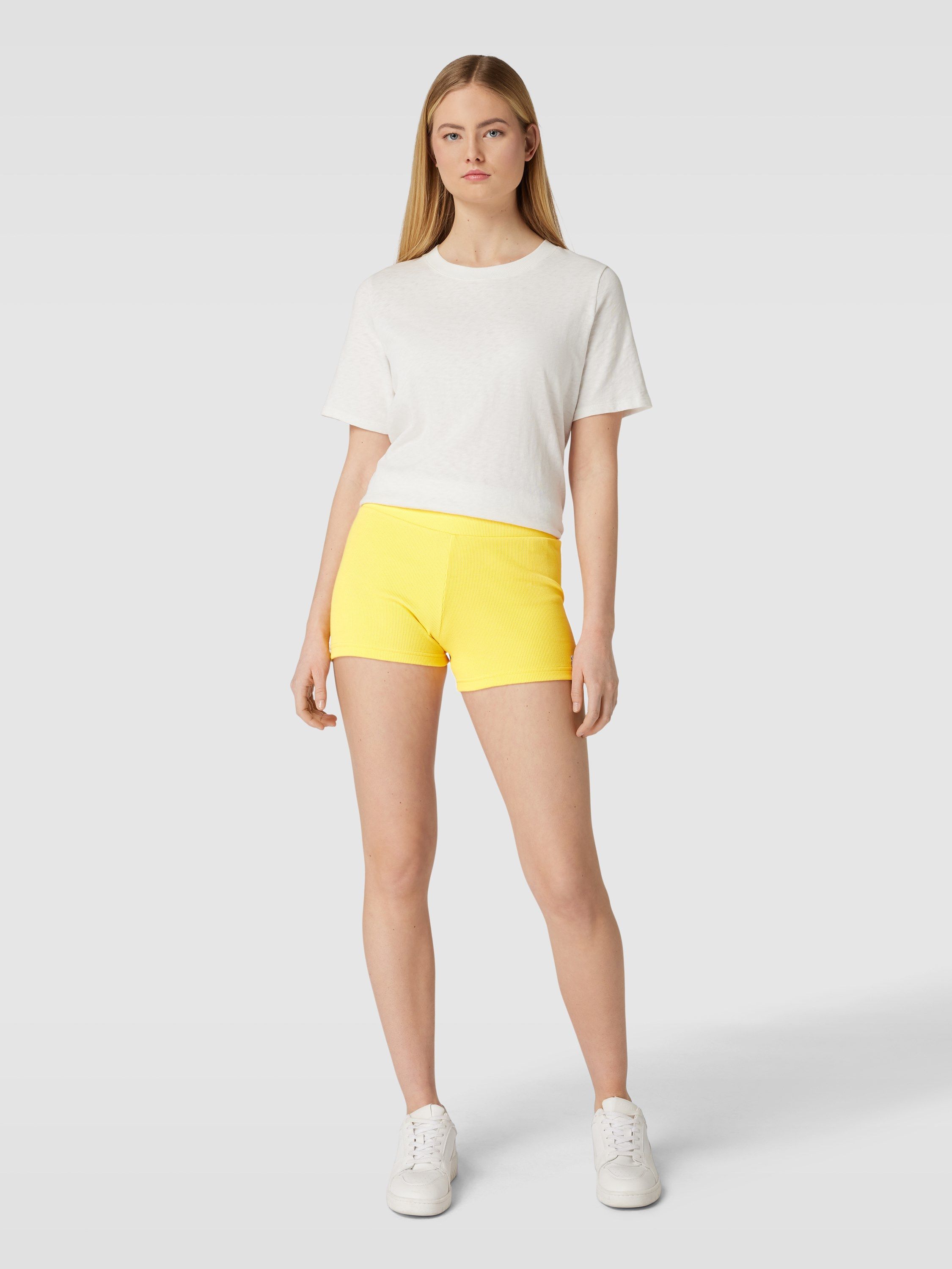 

Cпортивные шорты женские Adidas Sportswear 1722903 желтые M (доставка из-за рубежа), Желтый, 1722903