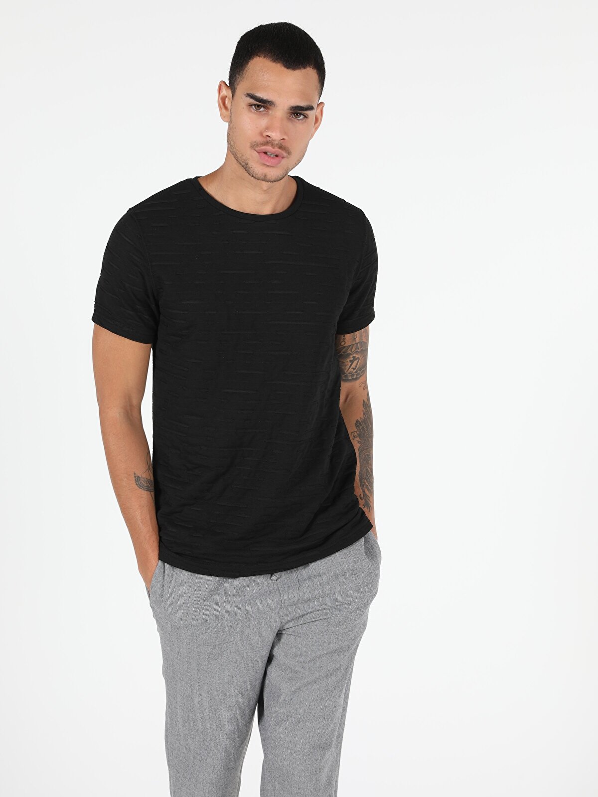 

Футболка мужская Colins CL1052053_Q1.V1 черная S, Черный, CL1052053_Q1.V1