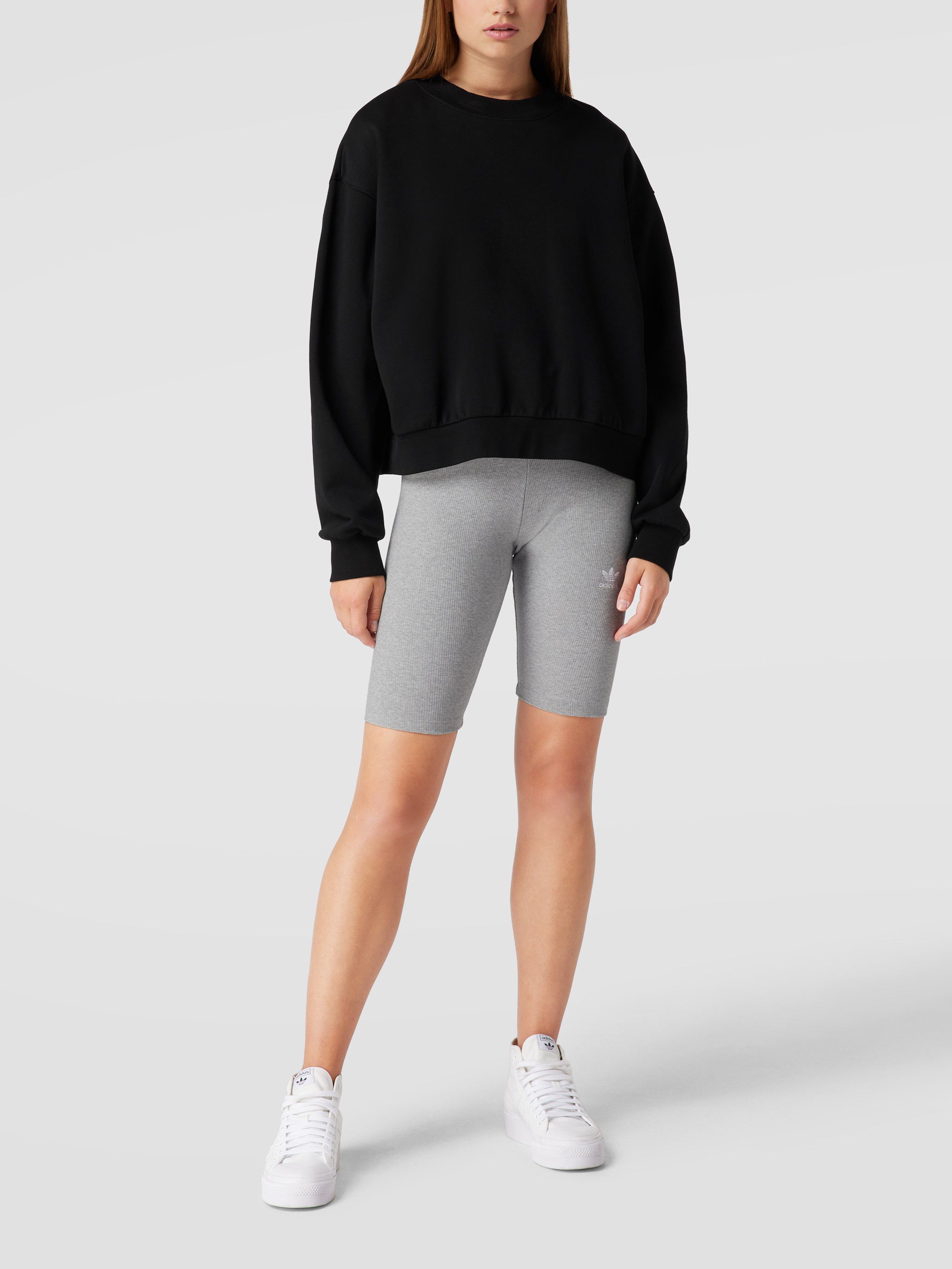 Свитшот женский adidas Originals 1597147 серый 34 EU (доставка из-за рубежа)