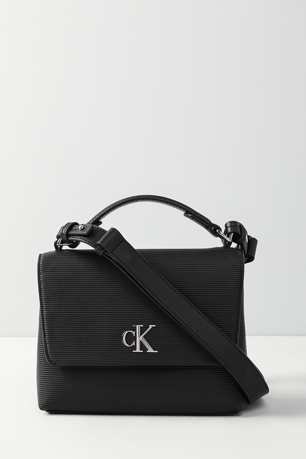 Сумка кросс-боди женская Calvin Klein K60K611214 черная