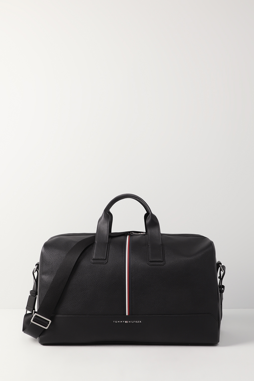 Дорожная сумка мужская Tommy Hilfiger AM0AM11821 черная, 28x48x19 см