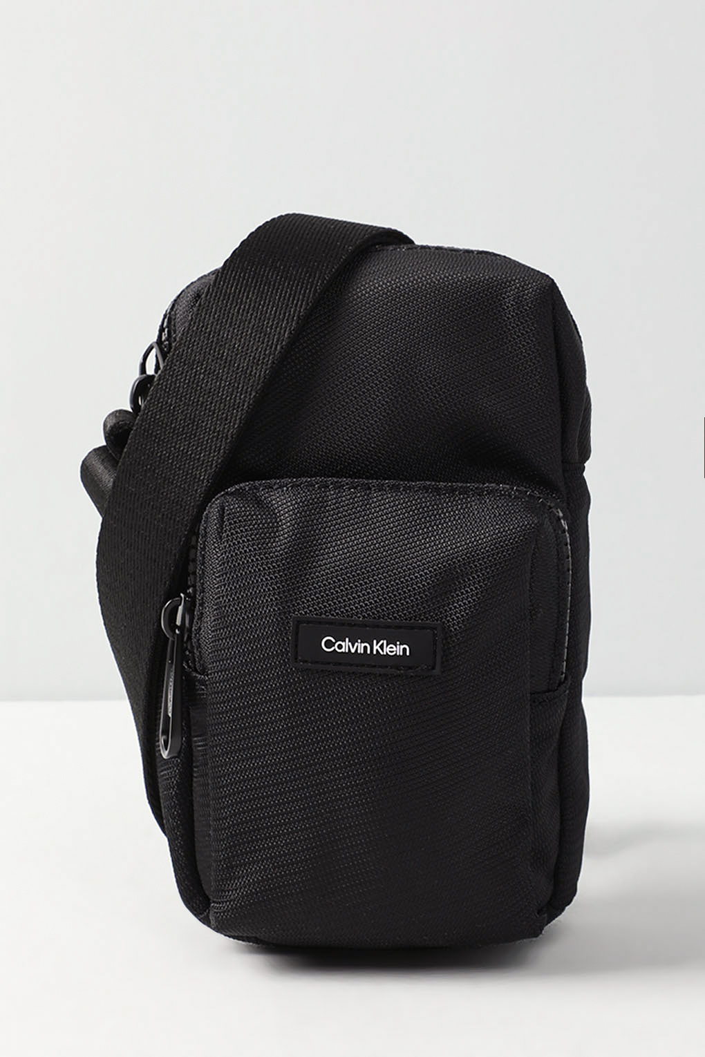 Сумка планшет мужская Calvin Klein K50K510570 черная 13990₽