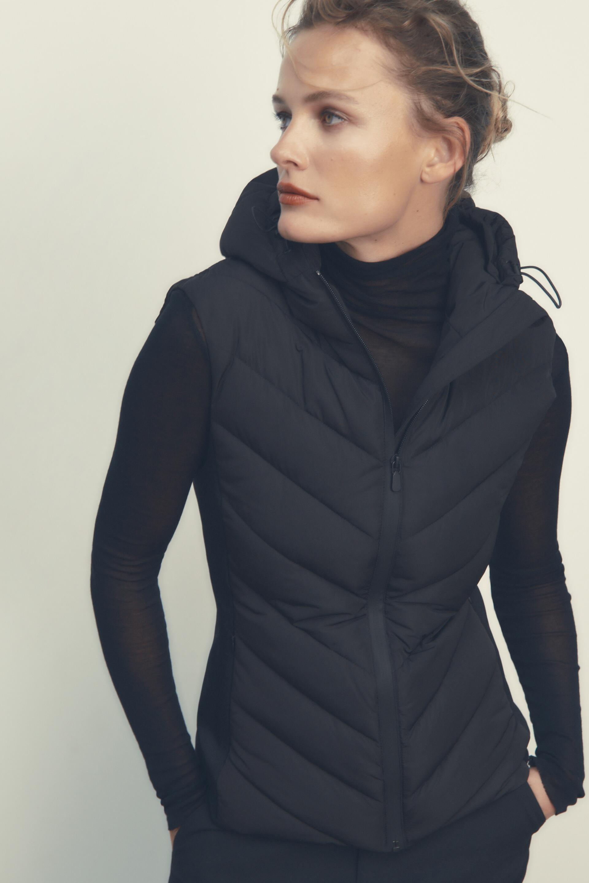 

Утепленный жилет женский ZARA 08073750 черный L (доставка из-за рубежа), 08073750