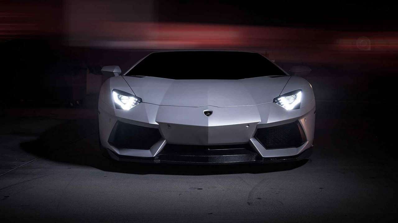 Lamborghini Aventador LP белая