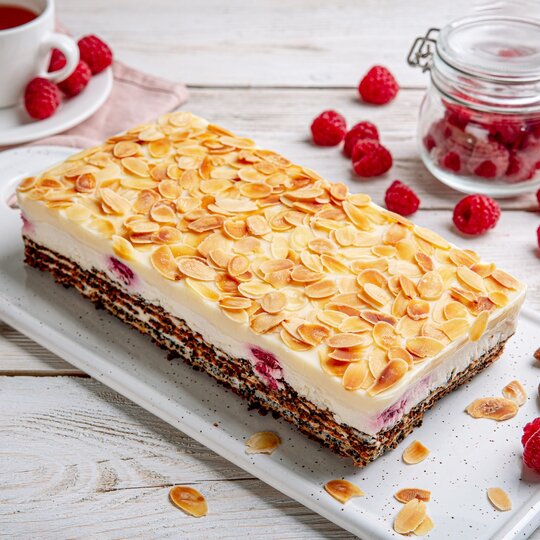 

Торт ВкусВилл Сметанный с малиной 550 г