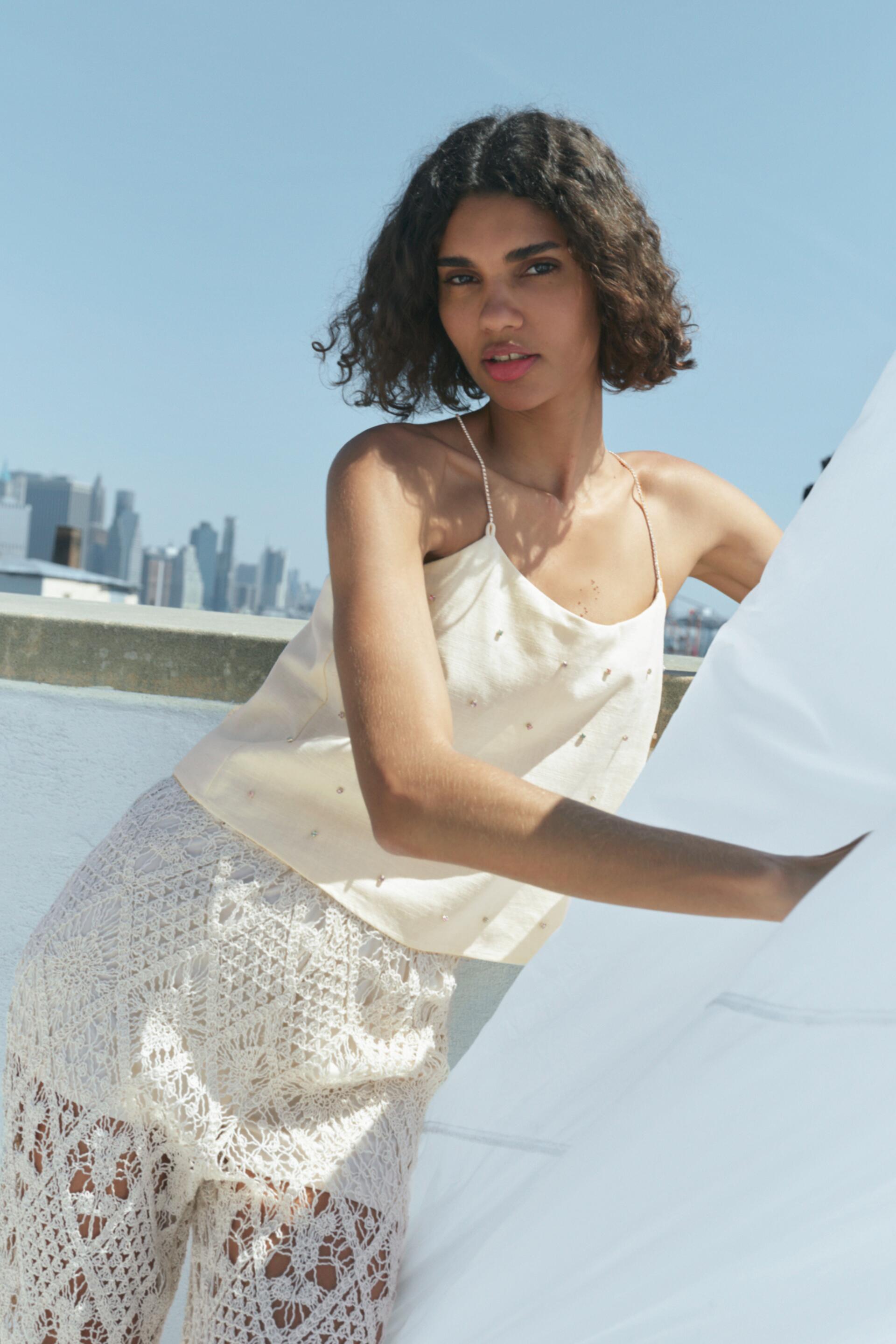 

Топ женский ZARA 08741231 бежевый S (доставка из-за рубежа), 08741231