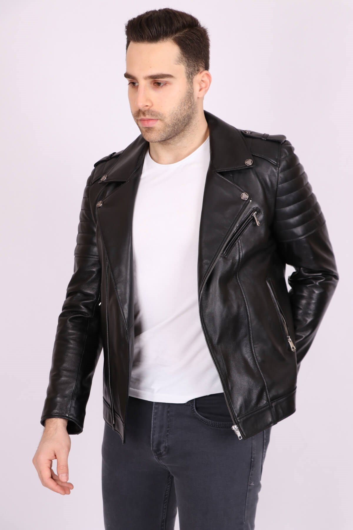 

Кожаная куртка мужская A Classics 1127 черная XL (доставка из-за рубежа), Черный, 1127