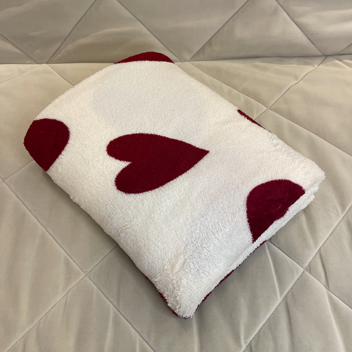 Плед ZHAN YUE бежевый с красными сердечками 180х200 см