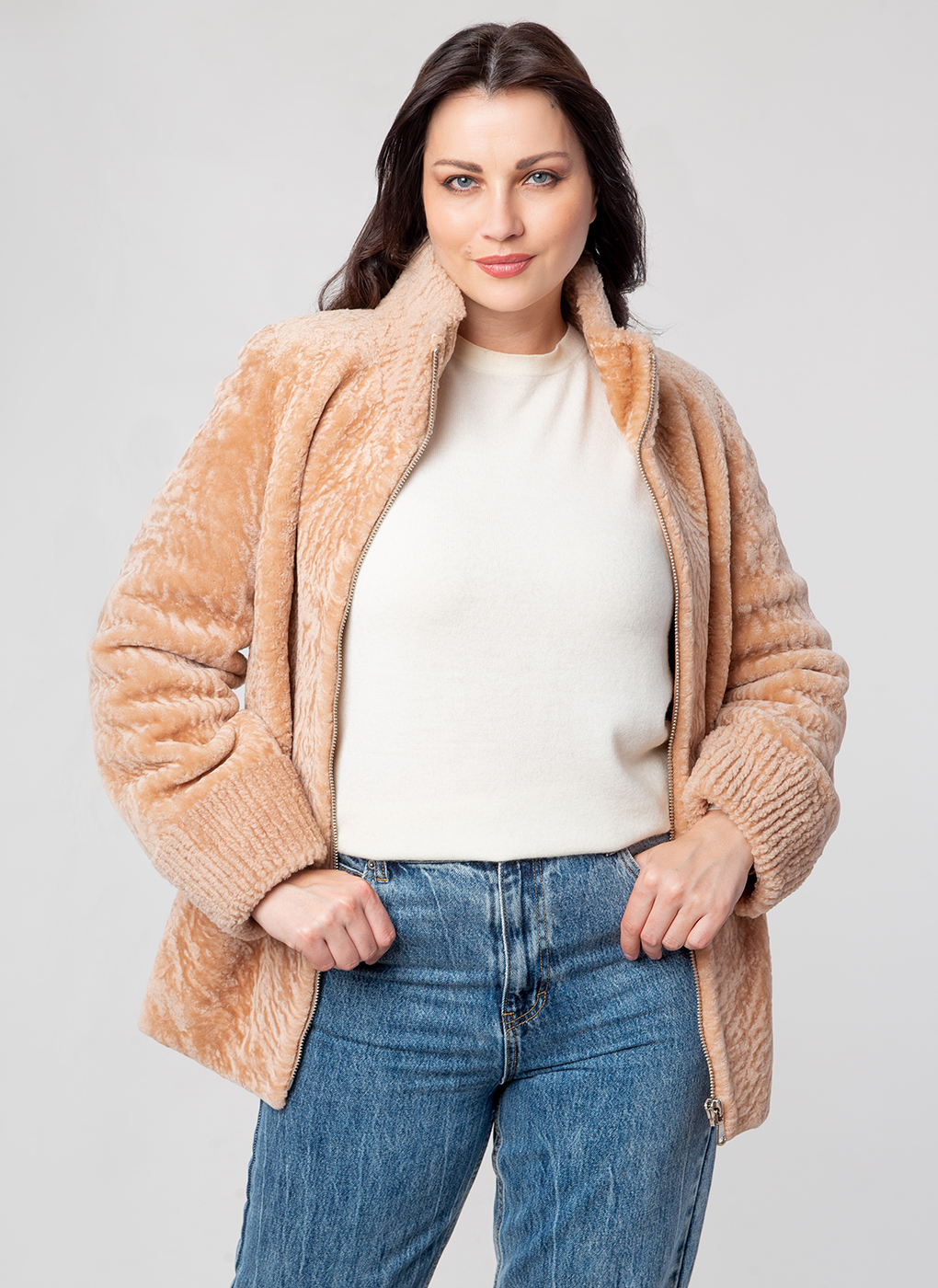 

Полушубок женский Каляев 55254 бежевый 44, 55254