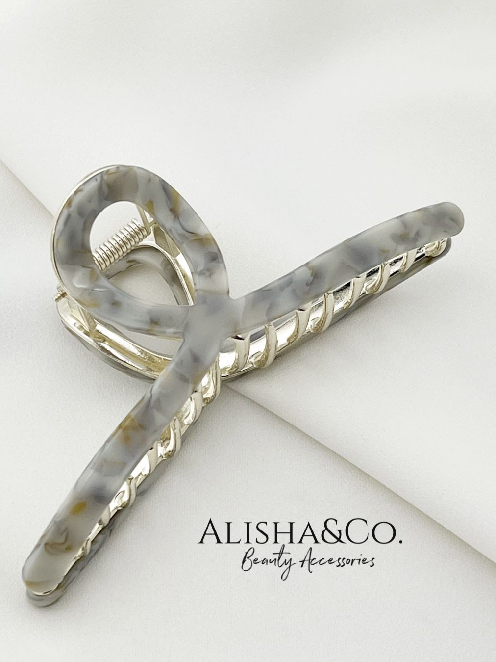 

Заколка-краб женская Alisha&Co. Pastelle серая, Серый, Pastelle