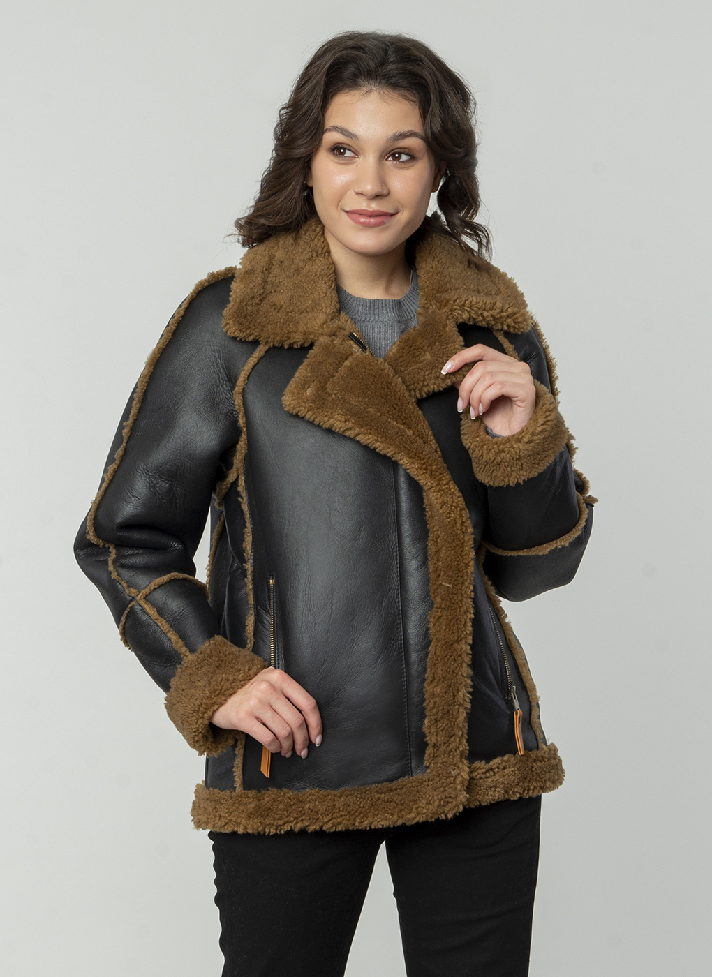 

Дубленка женская Каляев 57861 черная 48, 57861