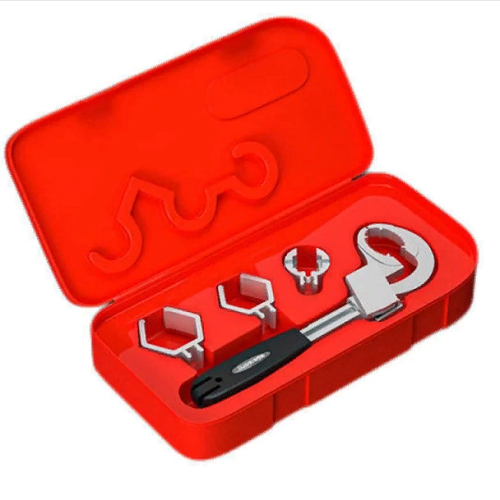Универсальный ключ для труб в коробке, чёрно-серебристый.