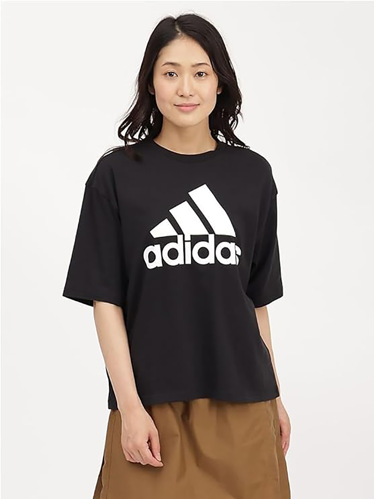 

Футболка женская Adidas Essentials Big Logo Boyfriend Tee HR4931 черная M, Черный, Essentials Big Logo Boyfriend Tee