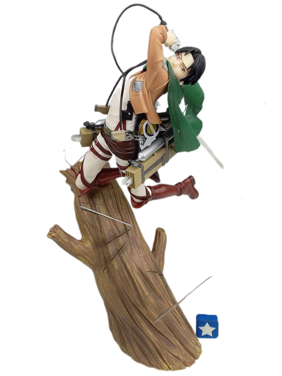 

Фигурка аниме Атака титанов Леви с оружием Attack on Titan подставка 27 см
